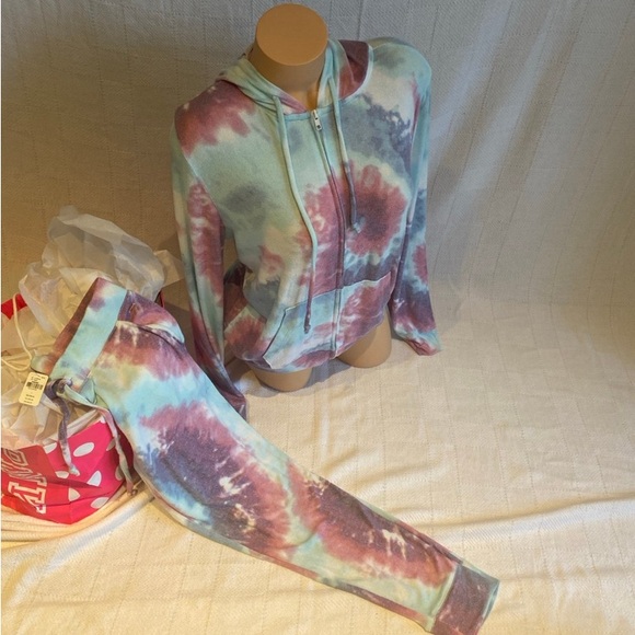 NWT Tie-Dye Hoodie and Jogger Set VS PINK - Picture 7 of 9